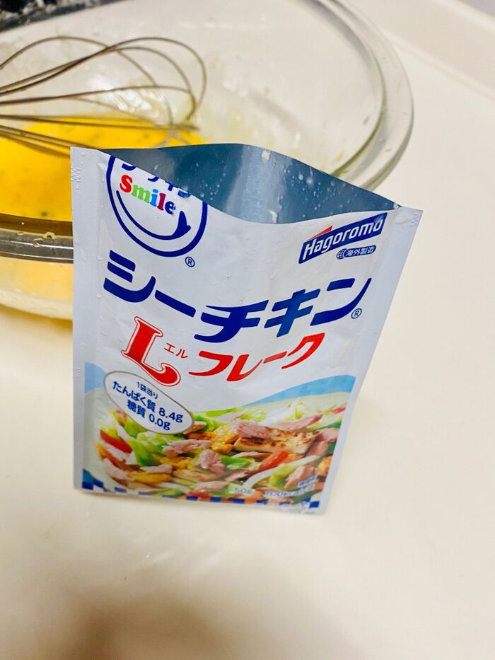 手間要らず!パウチの角に残っているツナの取り出し方!