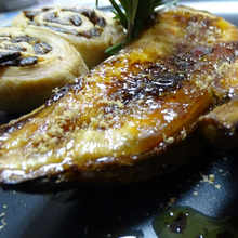 Kバナナのブリュレ風〜デーツのパイ添え~