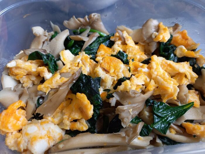 卵とほうれんそうの炒め物