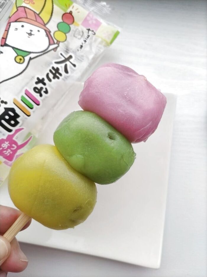 ずっしり重い!お花見のお供に♡【大きな三色だんご】ひこにゃんが可愛い♪