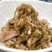 【作り置きにも♪】材料3つで簡単にできる!レンジで「ツナ昆布」