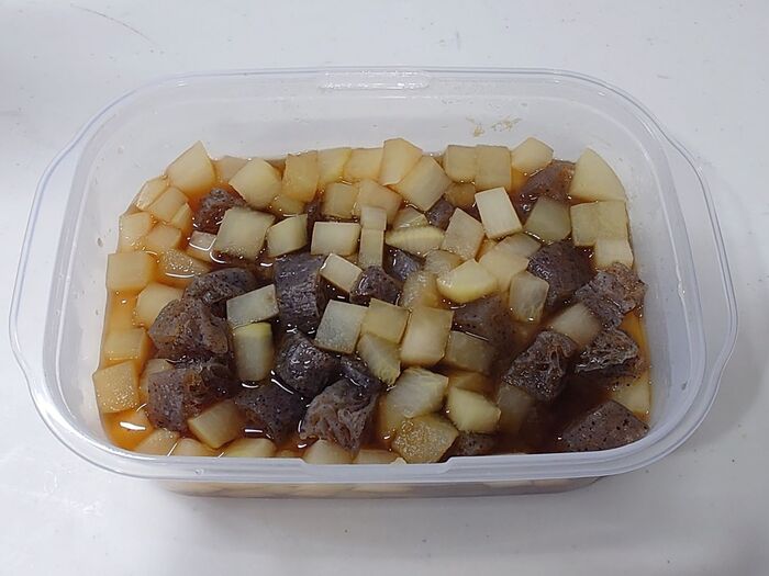 レンジで簡単!大根とこんにゃくの煮物。