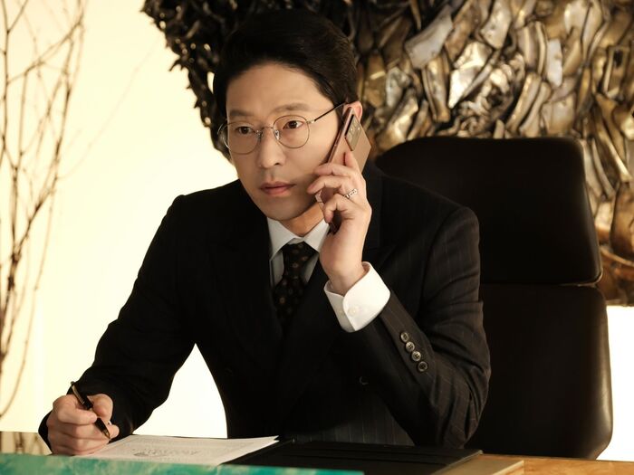 俳優さんのメイクや衣装も必見