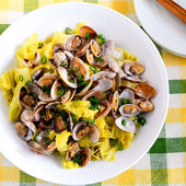 【春キャベツの酒蒸し】便利な野菜だし使用!