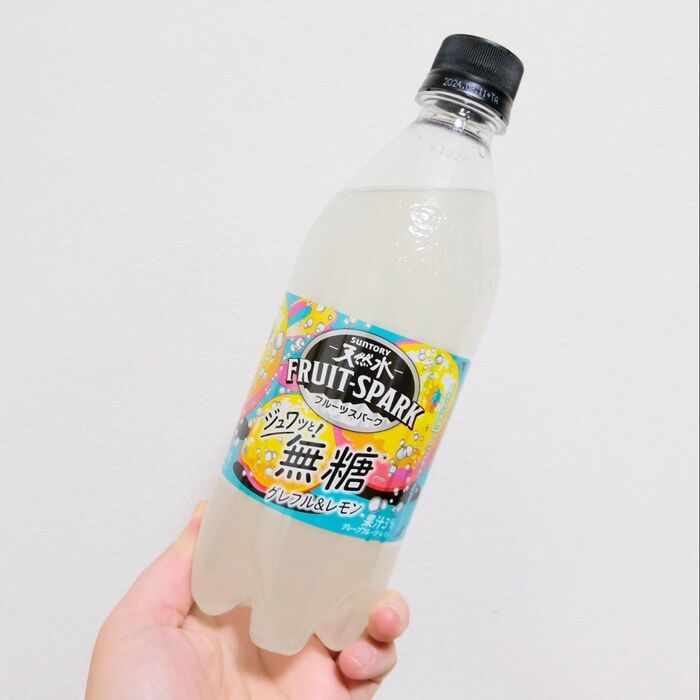 無糖なのにほんのり甘い!爽やかな炭酸水「フルーツスパーク グレフル&レモン」