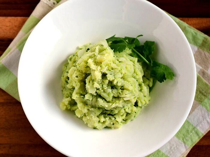 【香菜ポテトサラダ】便利な野菜だし使用!