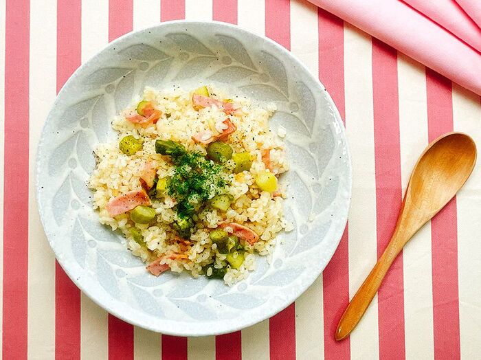 【アスパラとベーコンのピラフ】便利な野菜だし使用!