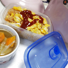 作った人からラクできる!簡単作り置き冷凍も一緒に!子供大好き♡炊飯器でラクチンオムライスのレシピ♡