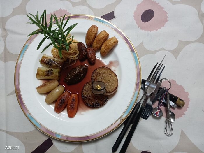 steak de radis japonais 〜大根のステーキ、彩り野菜とトリュフを添えて〜
