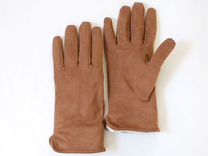 【ユニクロ】より高見えデザインで登場!上品なスウェードタッチ手袋はプレゼントにも♡