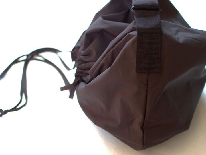 【ユニクロ】あの"神バッグ"に秋冬カラー登場♡アレンジ自在のショルダーバッグ、絶対手に入れたい!!!