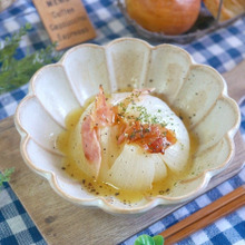 新玉ねぎの丸ごとレンジ蒸し(ベーコンコンソメバター)