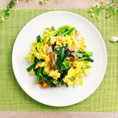 【春キャベツと豚肉のニラ玉炒め】便利な野菜だし使用!