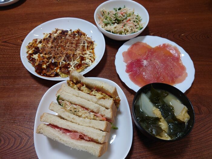 3種のサンドイッチ定食。