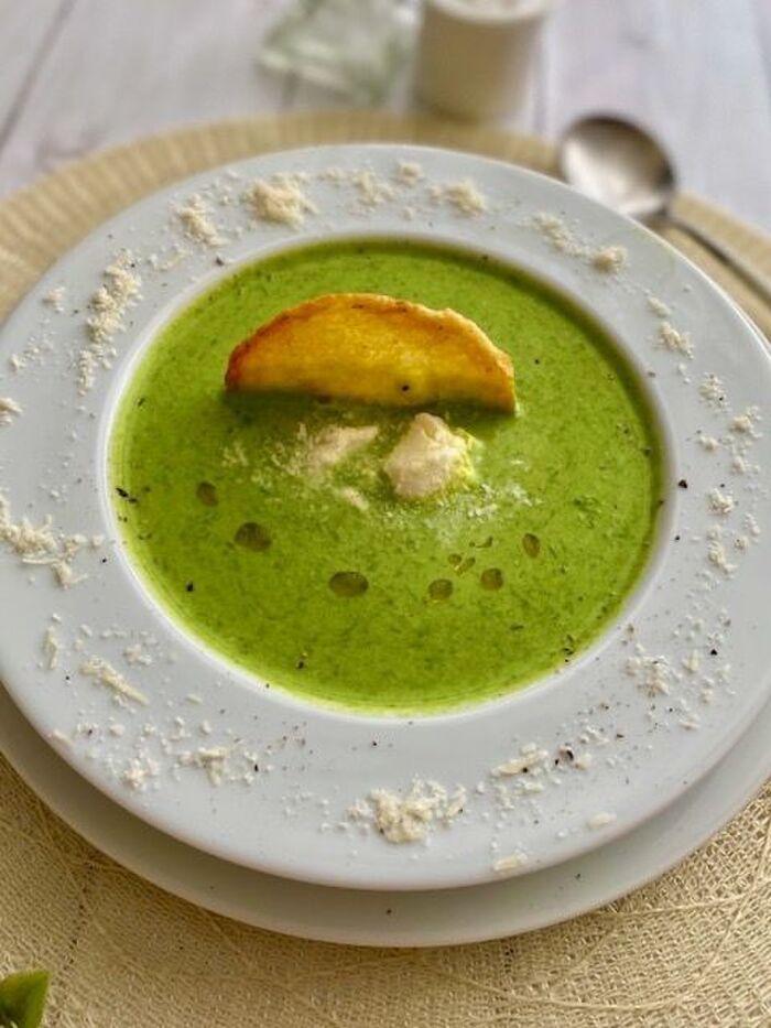 にらだってパンと合う!鮮やかグリーンの「にらポタージュ」