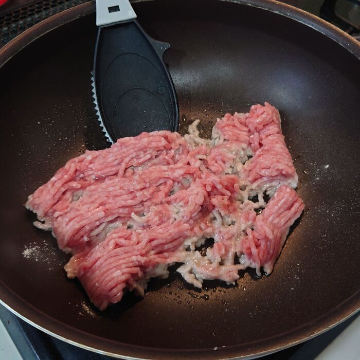 お肉を焼く。