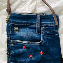 可愛い小花刺繍でチョイ足しポシェット