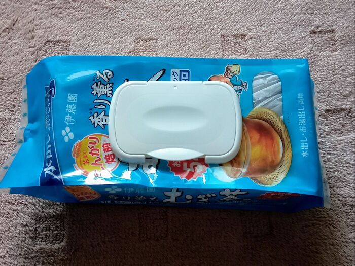 真ん中にペタっと貼る