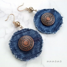 デニムのアクセサリー①ジーンズのボタンも捨てずにリメイク