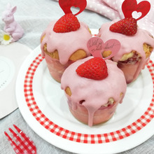 【最強可愛い】混ぜるだけ!甘酸っぱさがたまらないෆ苺チョコマフィン