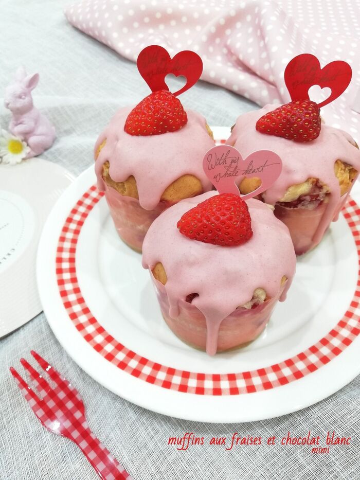 【最強可愛い】混ぜるだけ!甘酸っぱさがたまらないෆ苺チョコマフィン