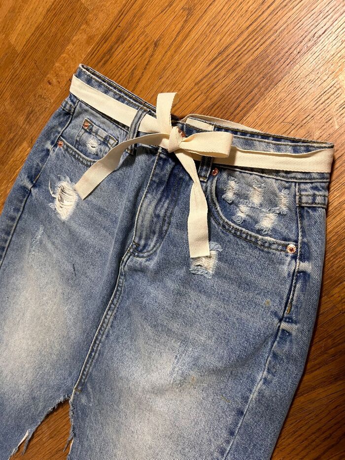 不要のジーンズで【簡単】男前エプロン