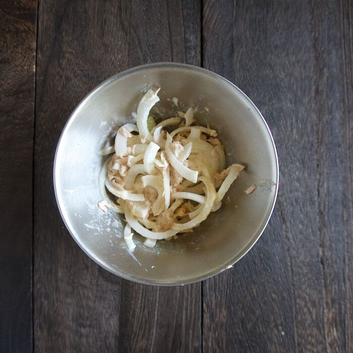 2 材料を混ぜます。