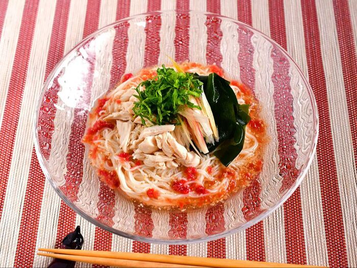 【梅干しのぶっかけ素麺】便利な野菜だし使用!