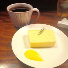 古民家カフェ「初駒」の「UTATANE COFFEE」珈琲とお菓子と。