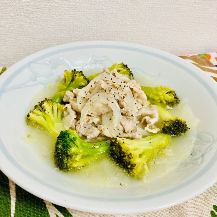 豚肉とブロッコリーの塩レモンスープ