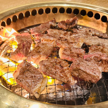 「ギ、ギブ…。」黒毛和牛で腹を満タンに!?『破格の食べ放題』【ジャパンビーフセンター】