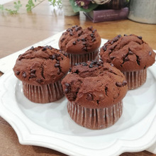 【混ぜるだけ!】しっとりなのにホロホロ美味しい︎︎ᕷチョコチップマフィン