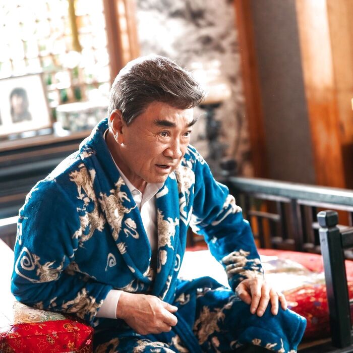 冒頭シーンでは、怖いイメージの資産家という感じでしたが、パン会長は、愛情深い孫思いだという印象に変わっていきます。