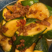 ズッキーニで和のお惣菜!肉そぼろ甘辛生姜煮♪