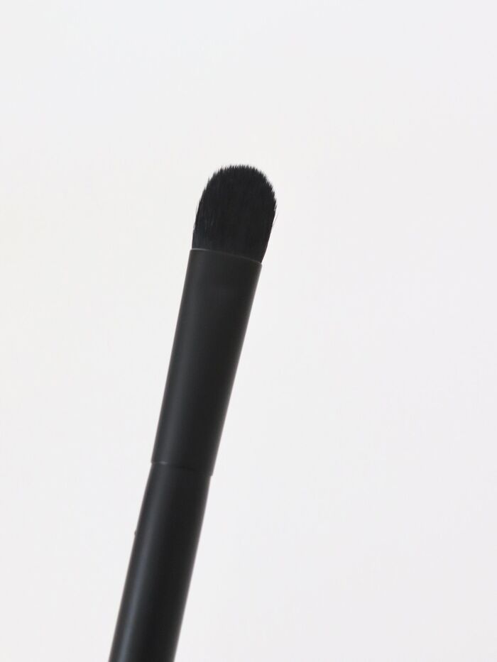 ③ブラシの毛流れをキレイに整える