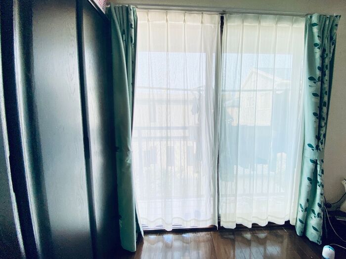 冬に乾きにくいカーテンは夏に洗うのがオススメ!洗って干すだけでOK!