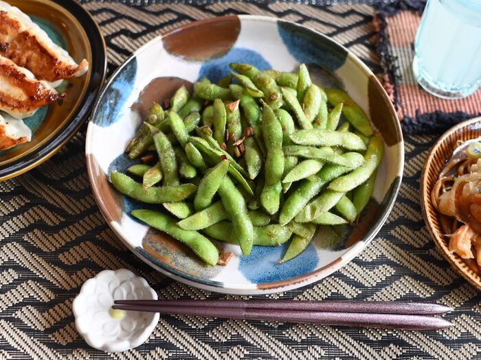 にんにくとごま油香る♪枝豆のピリ辛炒め