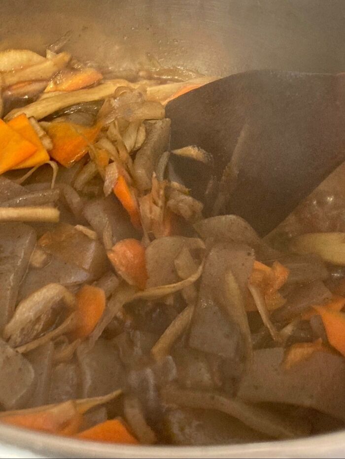 お味はキンピラゴボウよりも少々濃いめで丁度良いです♪