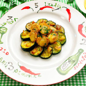 【ズッキーニとベビーほたてのイタリアンソテー】便利な野菜だし使用!