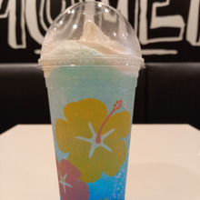 確かに!めっちゃハワイ気分満喫!2024年の夏は【マクド】のブルーハワイが最高☆