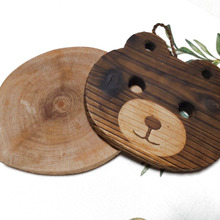 捨てちゃダメ!木製の鍋敷きやまな板の特性を活かした活用方法とは?同時に、何個も使って快適収納