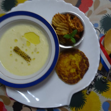 Soupe froide de maïs avec galette