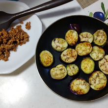 焼肉のたれ使用!誰でも簡単!冷蔵庫に肉類がひき肉だけ!なら、さぁ~作ろう!ご飯モリモリ進みますぅ~!