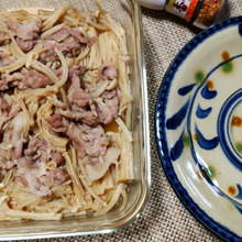 火を使わず、レンジで5分!えのきと豚肉の七味香るめんつゆ煮!地味飯に心温まる一品