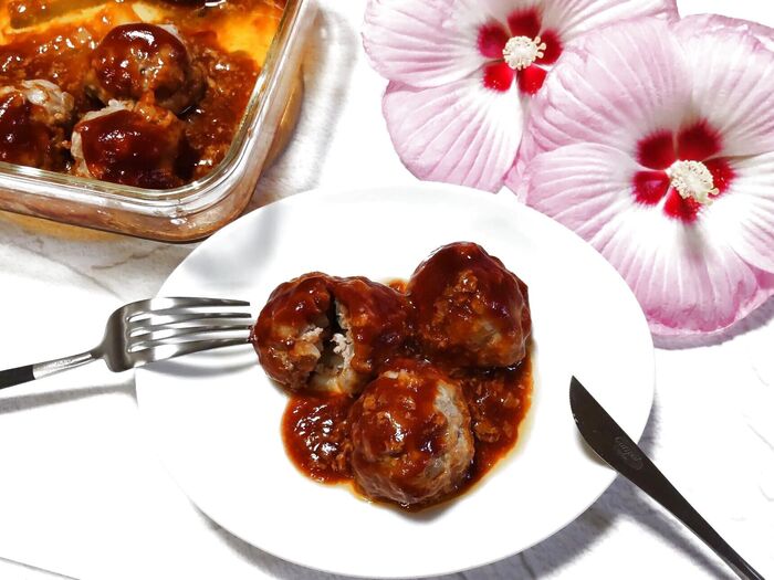 火を使わず、失敗なし!ジューシーまん丸ミニハンバーグ!袋で混ぜてレンチンで簡単完成~!