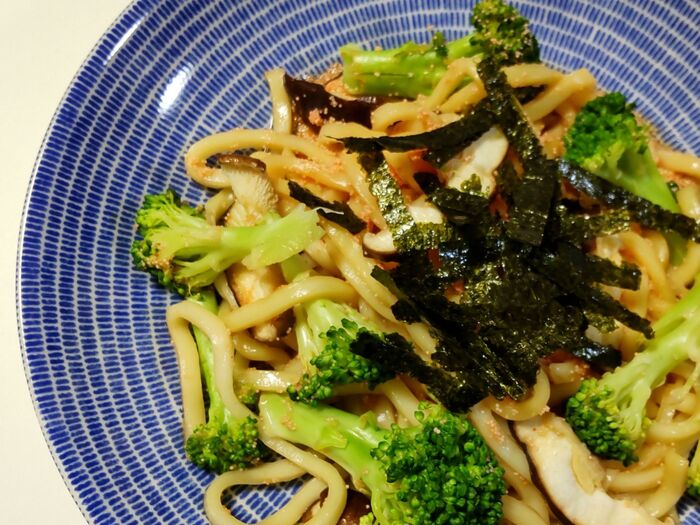 ほんと、手間なし、めんどうなし!レンチンで椎茸とブロッコリーの明太子うどん!