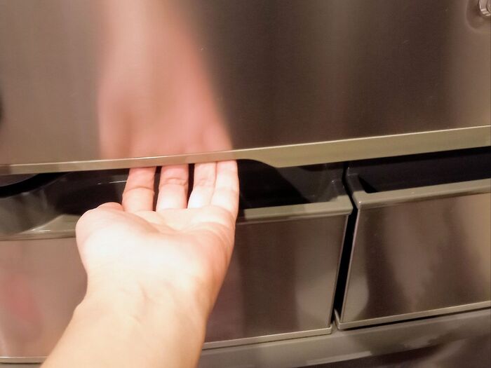 最後に冷蔵庫の表面(扉)を汚さない工夫