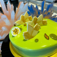 ピエール・エルメ・パリ2024年のクリスマスは神秘的な”鉱物”がテーマ