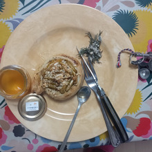 老いも若きも「お芋パイ包みロール」