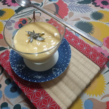 今日の “ら し い” mango flavor 畳に鎮座、シェイクみたいな・・・